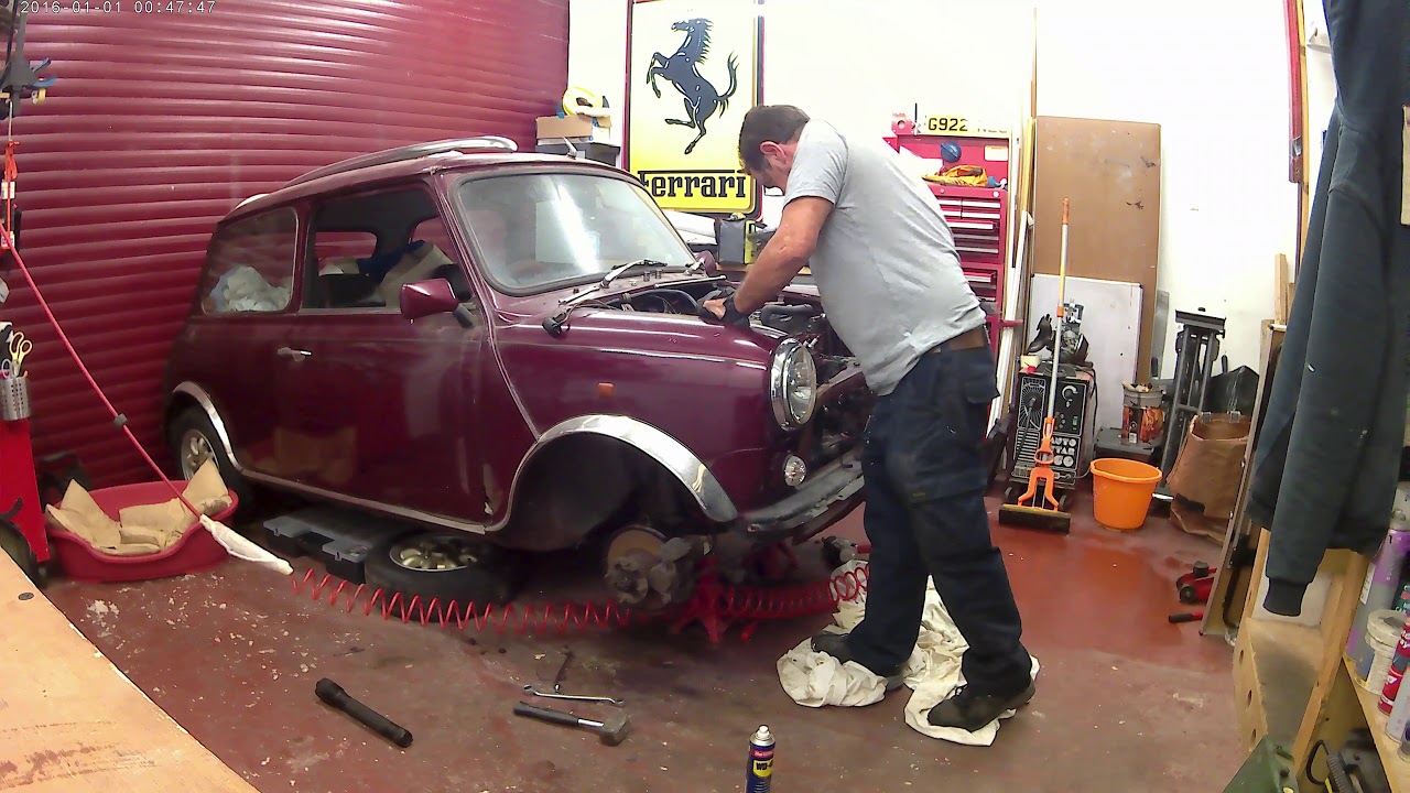 How to remove a mini engine in under 11 minutes