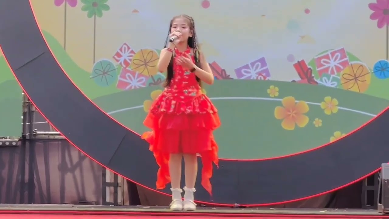 Ngày Xuân Long Phụng Sum Vầy - bé Minh Ang