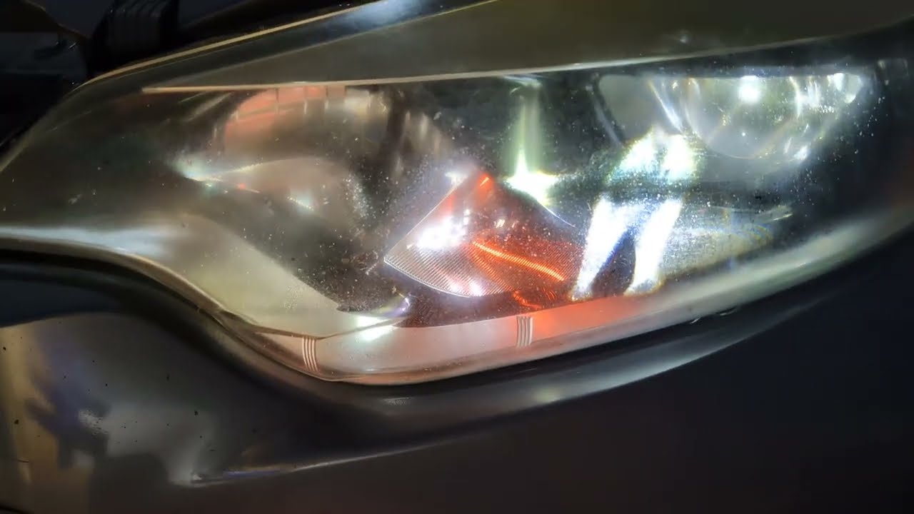 Toyota Corola 2014 Solución al daño de la luz baja