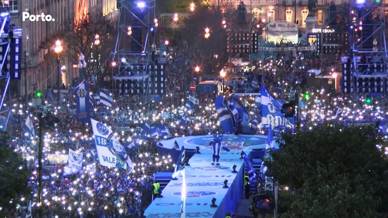Futebol Clube do Porto foi recebido em festa nos Aliados