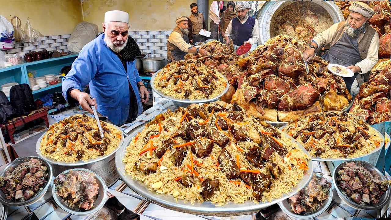 KABULI PULAO | A big pot of Pulao with large pieces of Meat prepared by an Afghan Chef