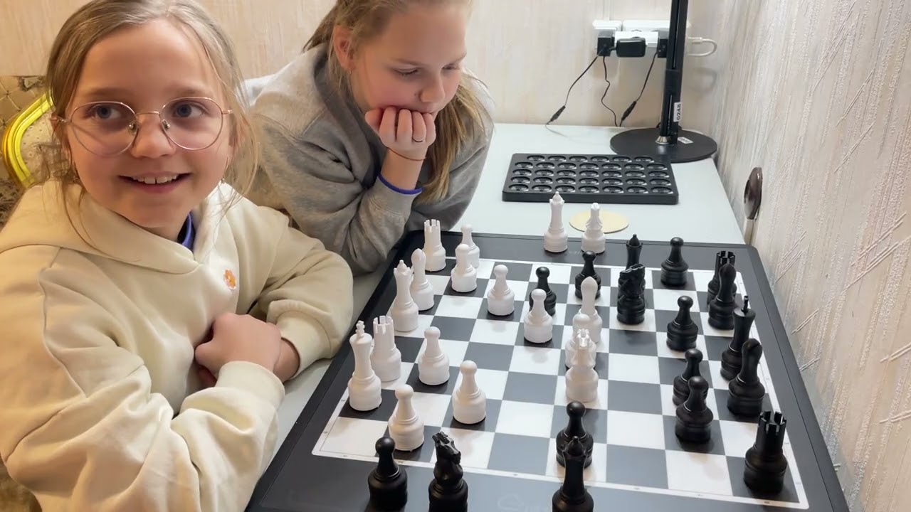 2026-01-16. Child vs Chessnut Move 4 level