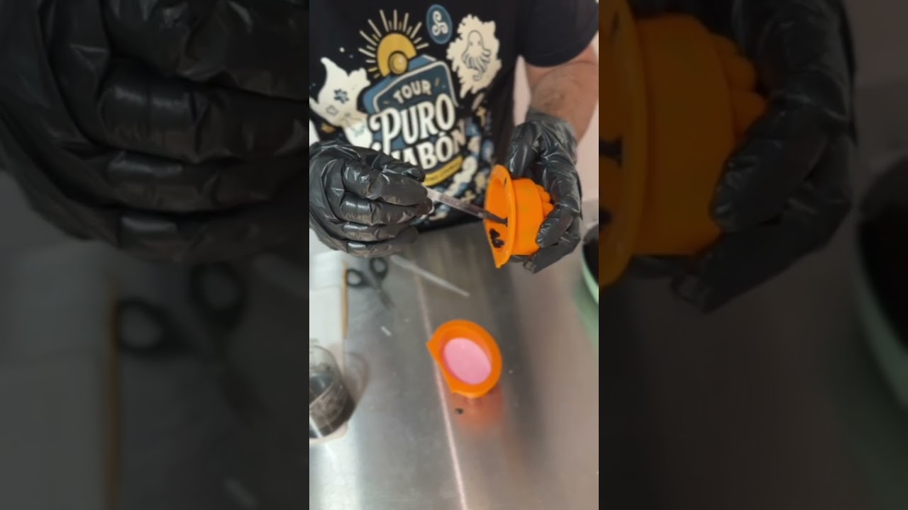 Tutorial: Jabón de Vaquita Blanco, Negro y Rosa | Fácil y Creativo 🐮