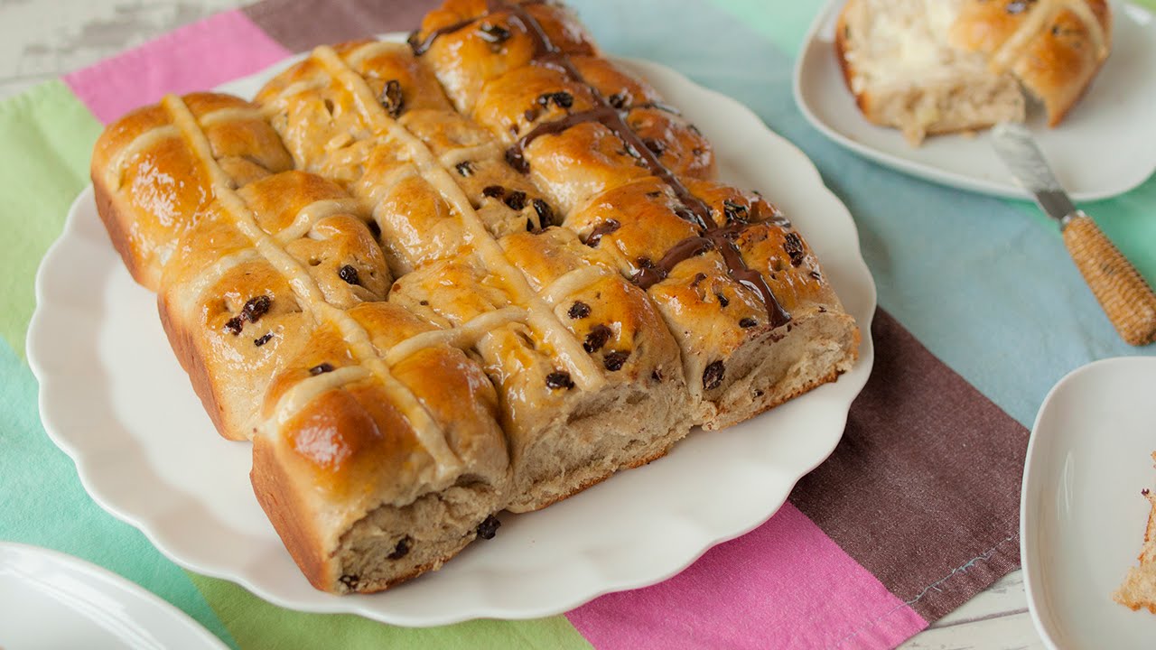 Hot cross buns (paasbroodjes)