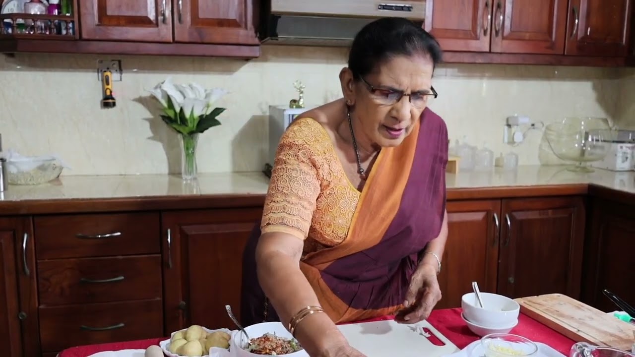 පිටරට විදියට හදපු අලුත් කෑමක් | ලක්ෂ්මි ලොරෙන්සුහේවා
