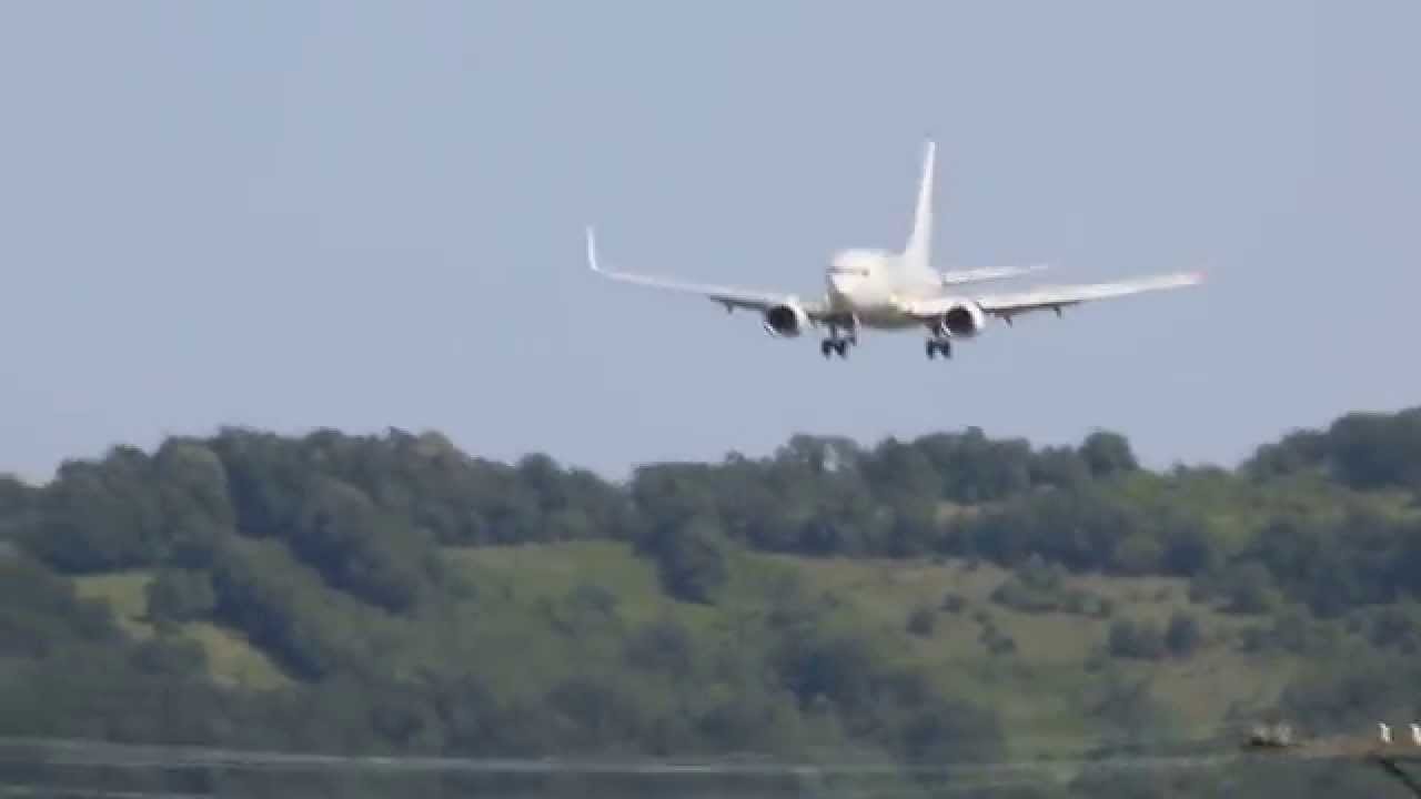 D-AGEL B737 Zonguldak Çaycuma Havalimanı 18 İnişi