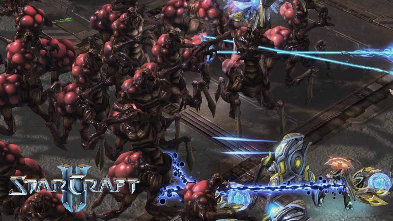 STARCRAFT 2 - ZERG swarm invades Protoss and Terran base