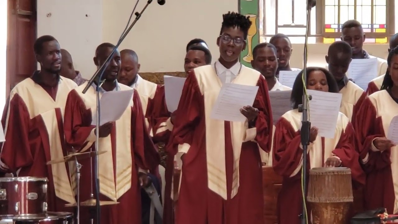 Gloria in Excelsis Deo Missa Mayort (st Peter's youth choir Jinja kalori Lwanga parish )