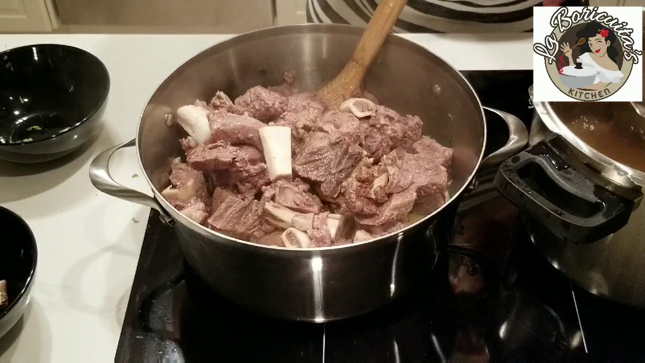 Guiso de carne de res con hueso