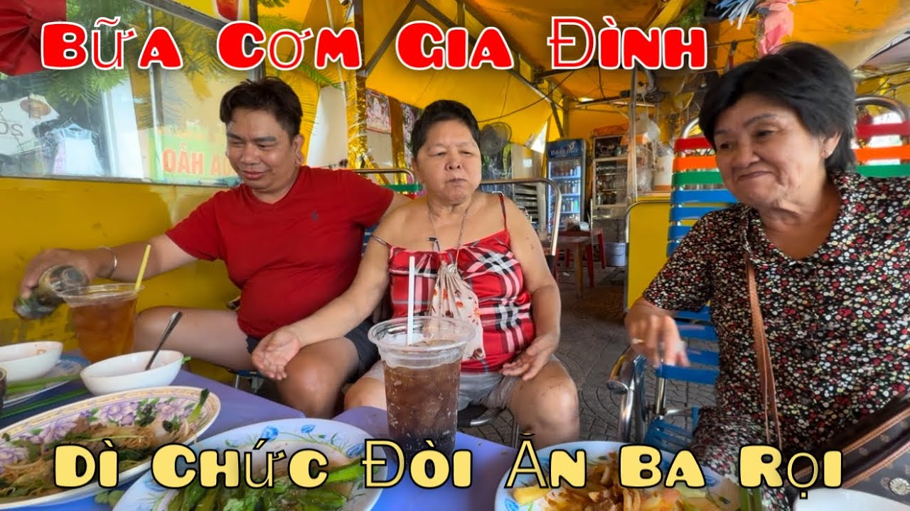 Dì Chức Canh Má Chồng Bước Ra Liền Thò Tay Vô Ghế Làm Điều Này
