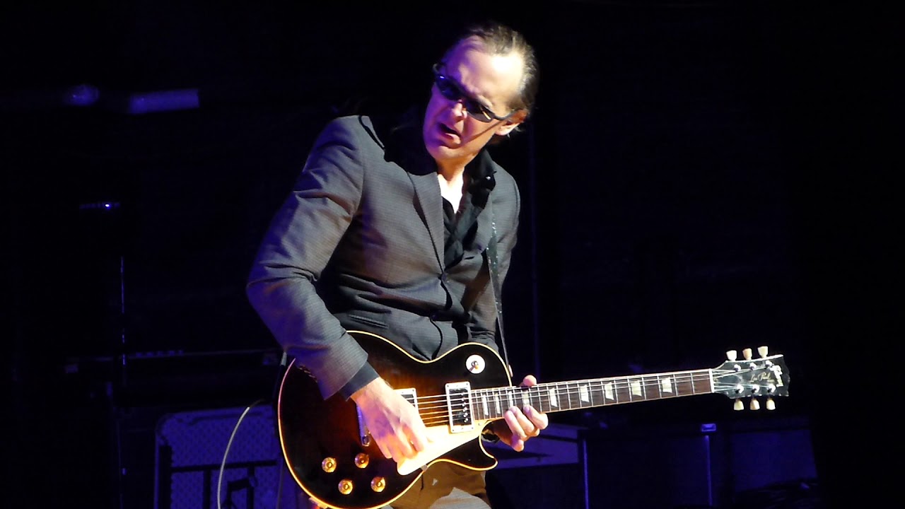 Joe Bonamassa - Breaking Up Somebody's Home - 8/7/18 Orpheum Theatre - Omaha, NE