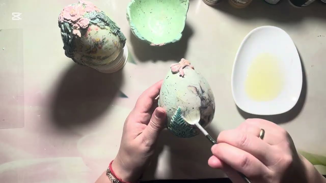 Make unique Easter Eggs at Home 🐣✨Easy DIY #decoupage #eastereggs #diy #vintagedecor #diy #handmade 