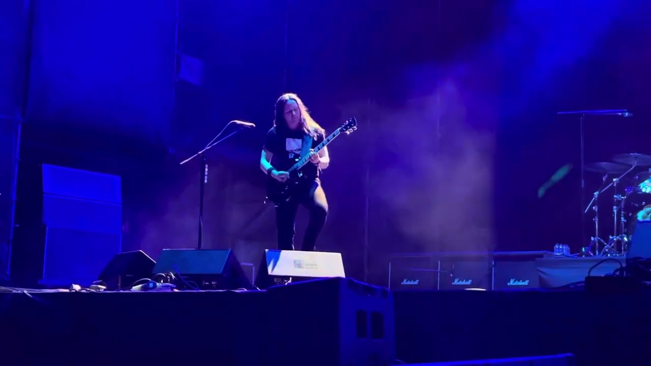Mastodon @ Tool in the Sand, Dominican Republic - Pain With An Anchor - First show/song w/ Ben Eller