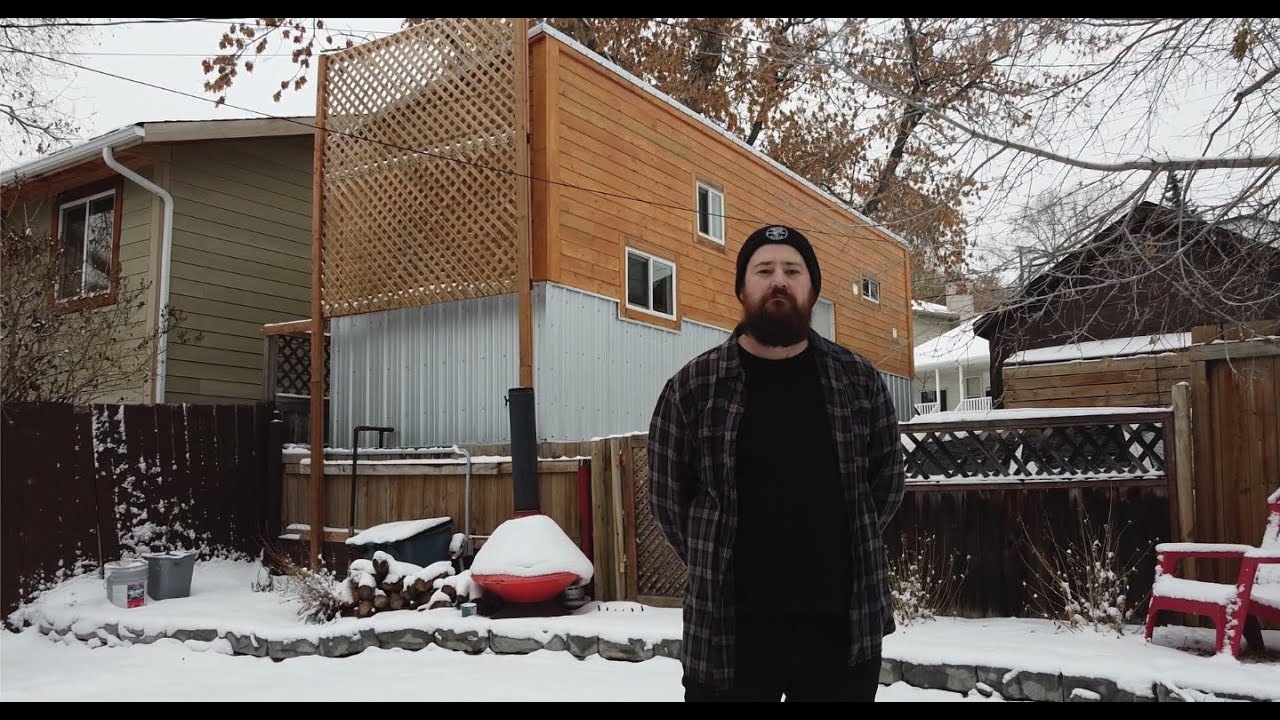 Pop Culture nerd builds TINY HOUSE complete with a THEATRE ROOM!! #tinyhouse #tinyhousetour #diy