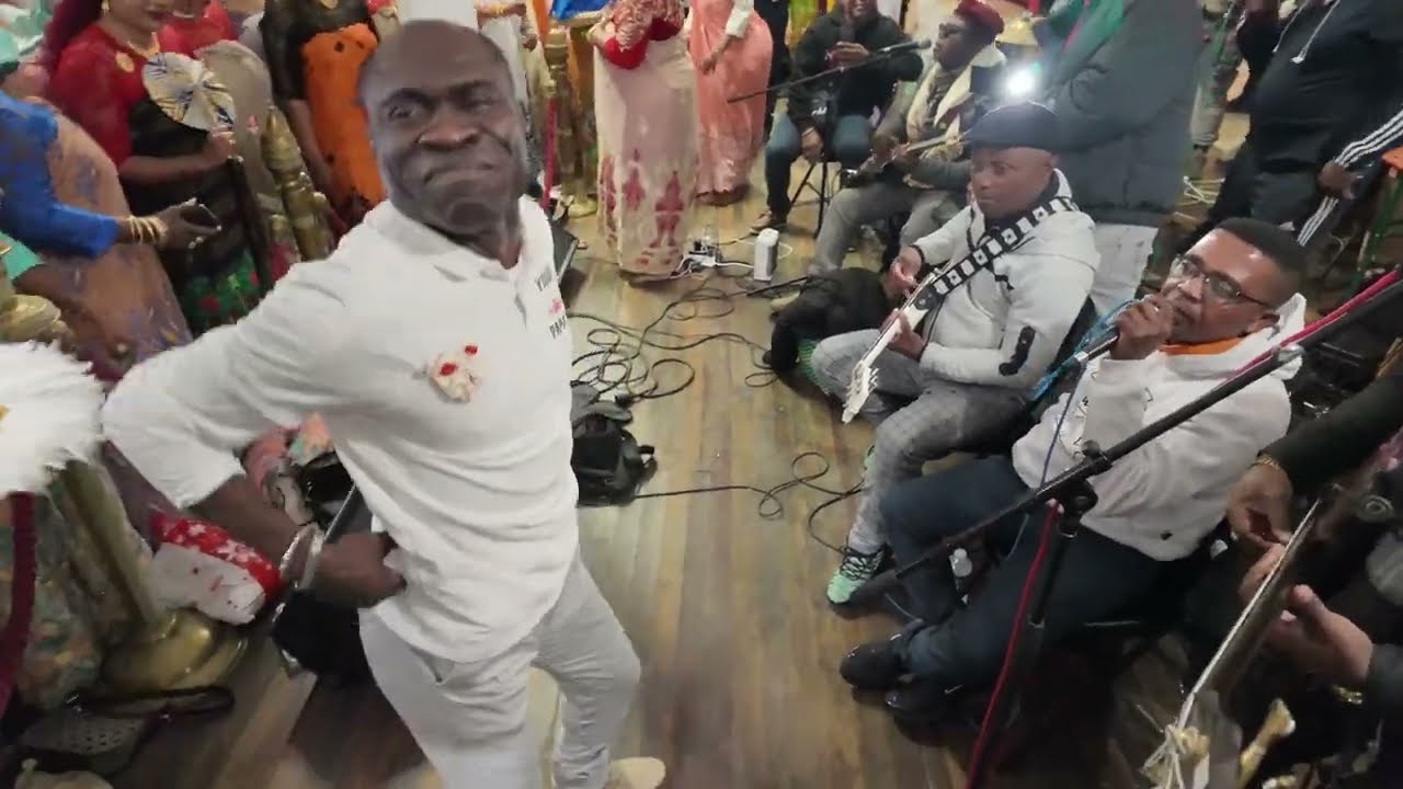 Motamo - Mgodro à Le Mans ( Tsotso x Larbah ) - [ Tournée 2024/2025 ]
