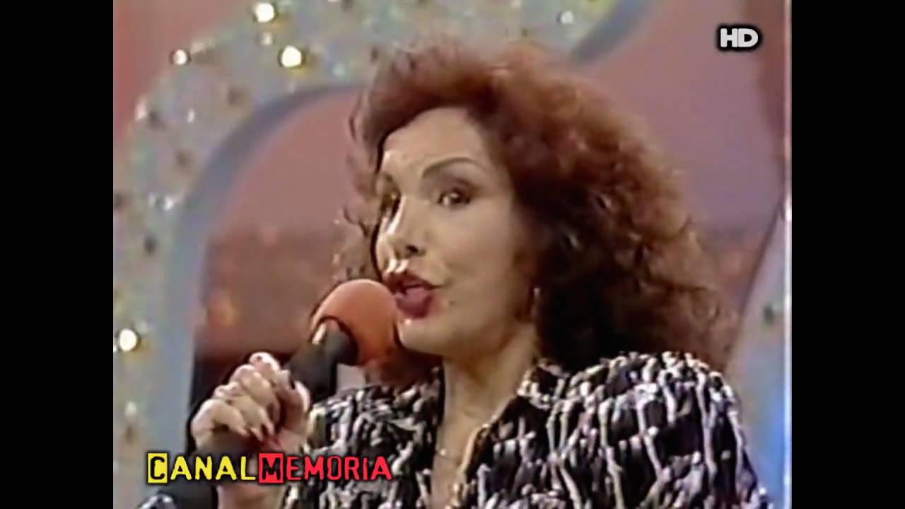 Emilinha Borba canta suas marchinhas com Sílvio Santos no 