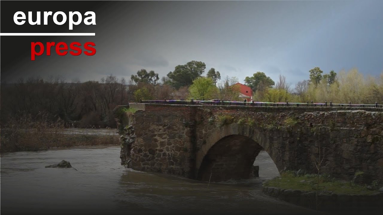 La afluencia del río Tajo a su paso por Talavera derrumba parte del puente romano