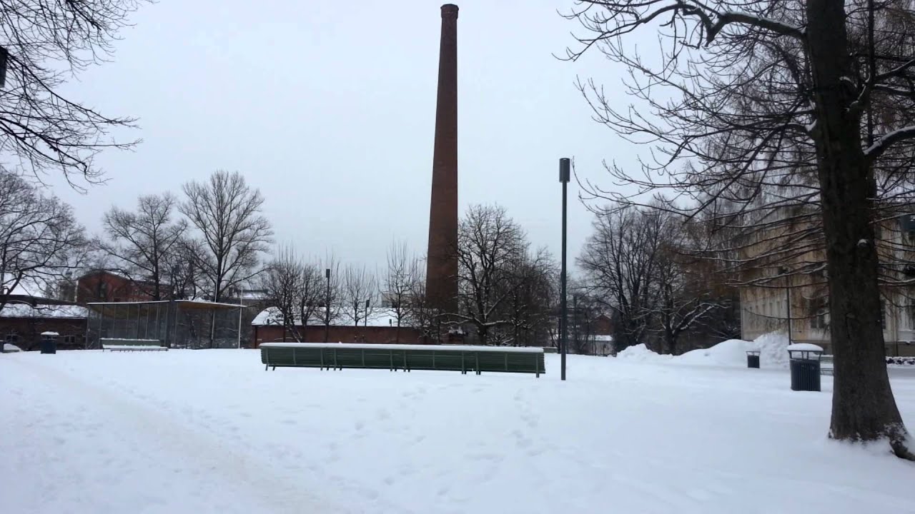 Vanhan Kirjastotalon Puisto ya Keskustori