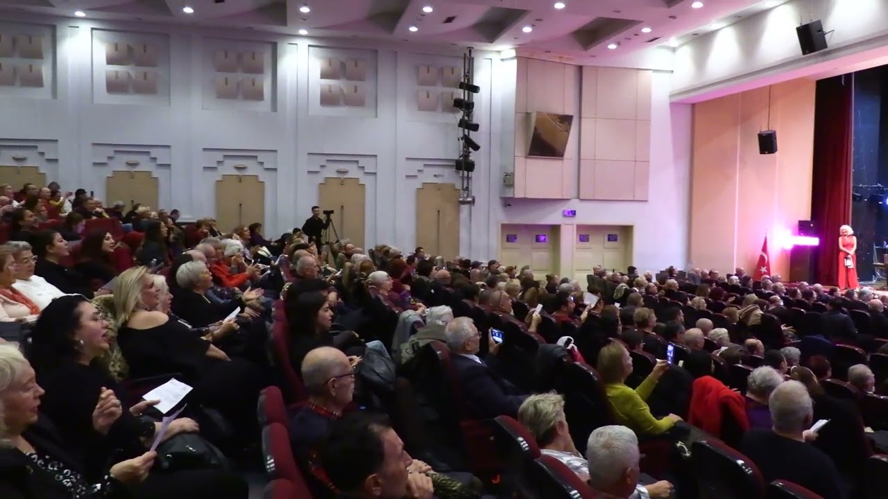 Seyirci - Ah bu şarkıların gözü kör olsun