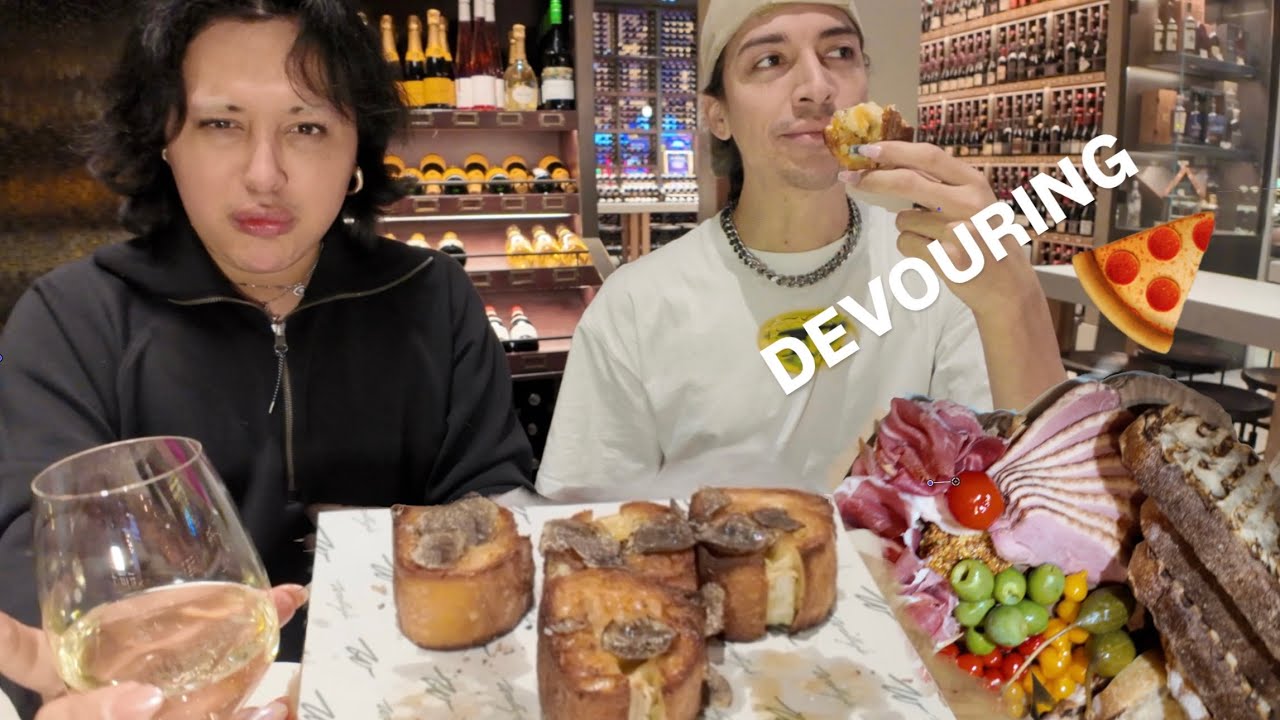 Eating at a FANCY Restaurant with Mirage Amuro Mukbang / Morphine Love Dion