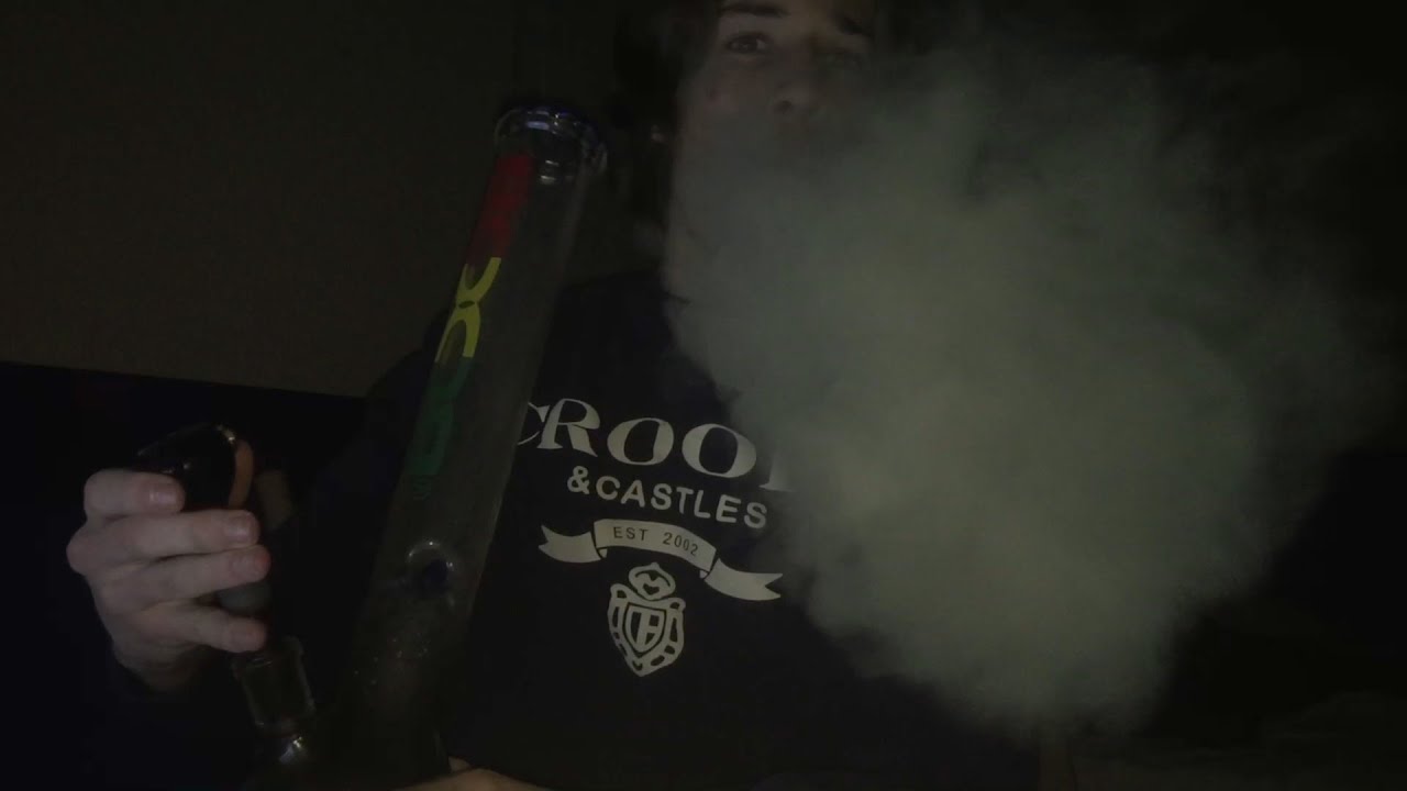 FAT BONG RIP BEFORE BED!!!!