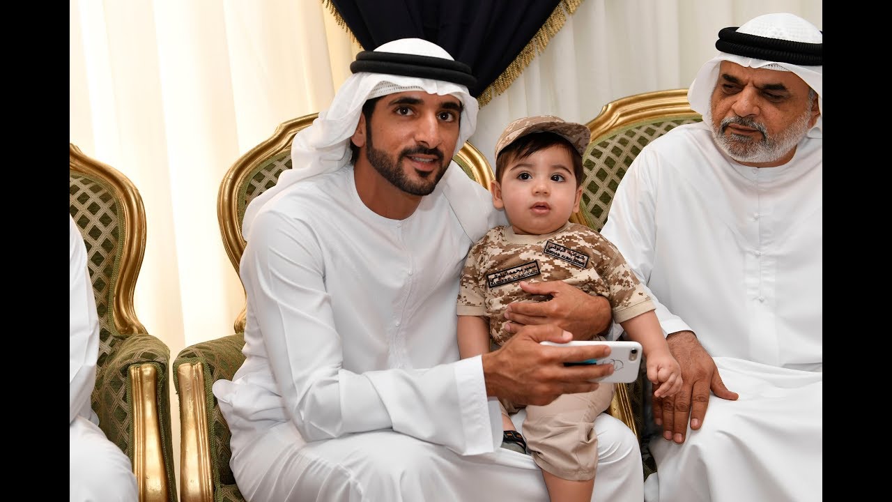 حمدان بن محمد يؤدي واجب العزاء في شهيد الوطن سمير محمد مراد البلوشي