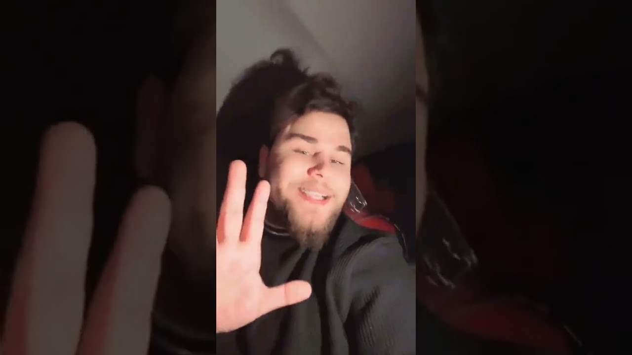 ئەکتەر سەیارە ئەکات بە دیاریی😍بە بادینی قسە ئەکات😂😍