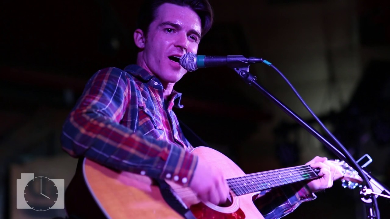 Drake Bell - Makes Me Happy