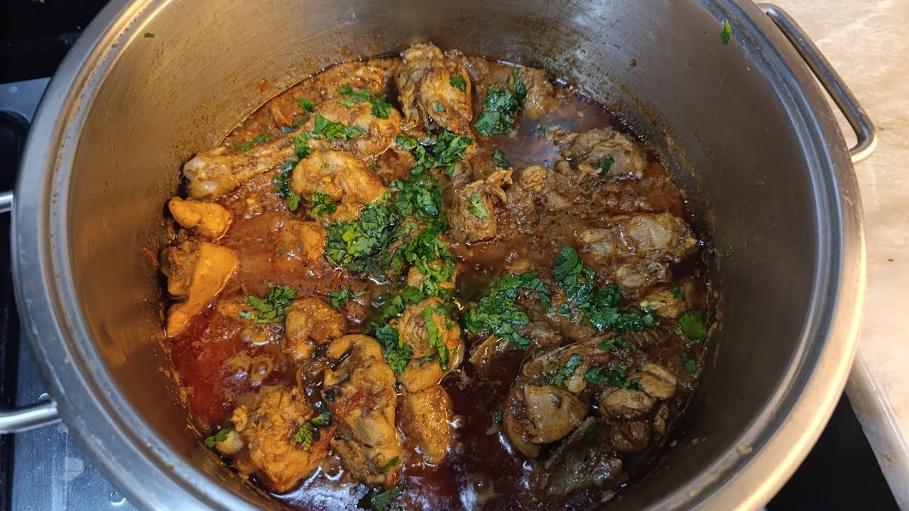 🔥 “Restaurant-Style Chicken Karahi at Home | Quick & Authentic Recipe!”