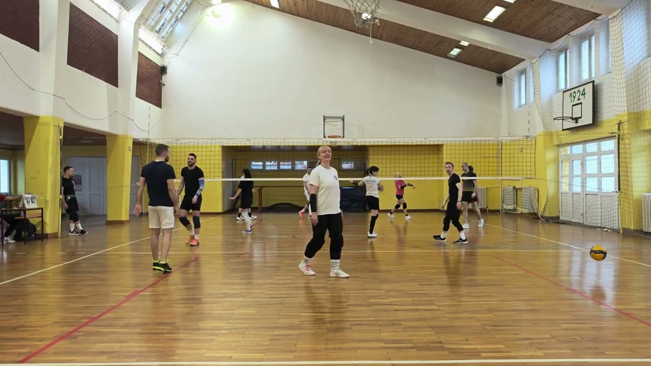 Rekreativna odbojka sala Gradjevinska škola Branko Žeželj 