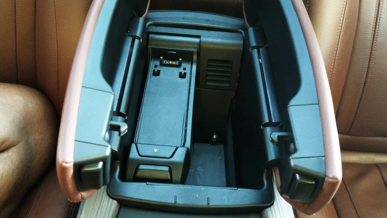 Снятие держателя телефона BMW X5 F15 2014+