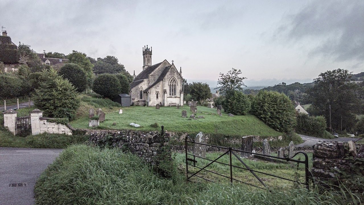 A Breathtaking Walk in a Cotswold Village with Dramatic Views