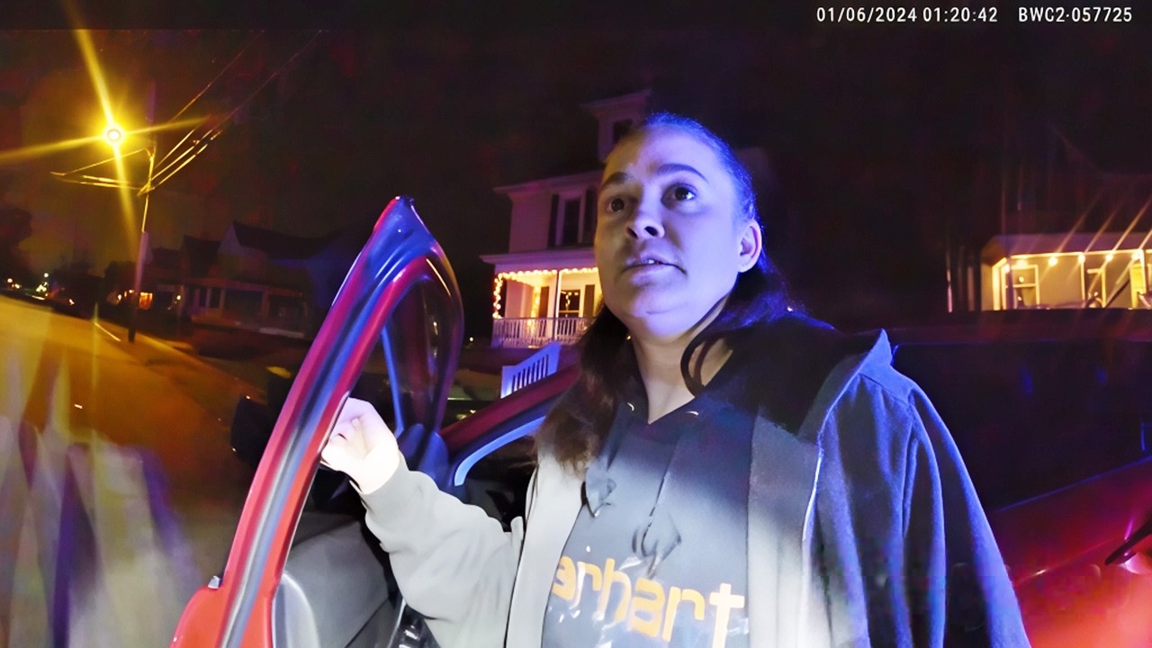 police surprise Woman With Suspended License Explodes During Traffic Stop | Bodycam