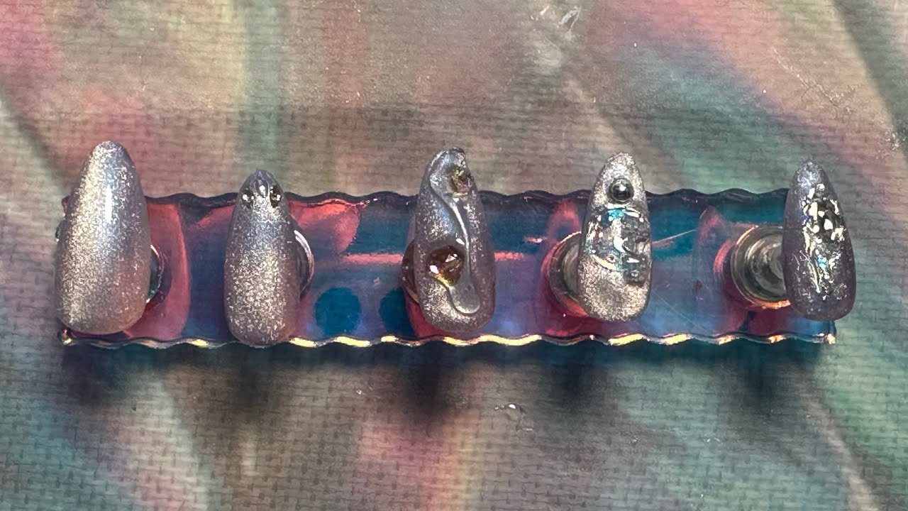Dreamy Cats Eye Glass Nails 