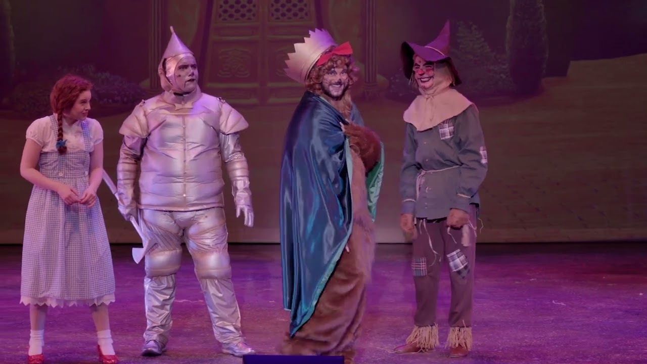 Ben Hilzer as the Cowardly Lion - 