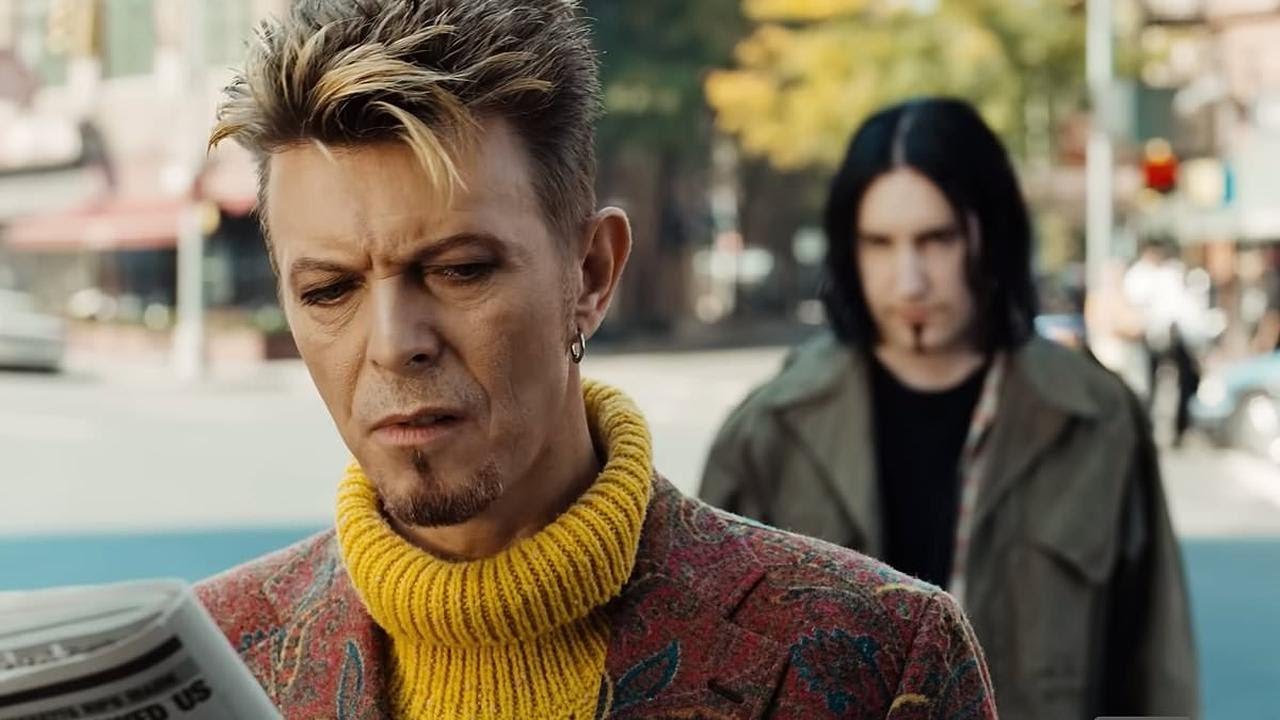 Harry Styles' New Video Sparks David Bowie Comparisons – Did He Pay Homage?