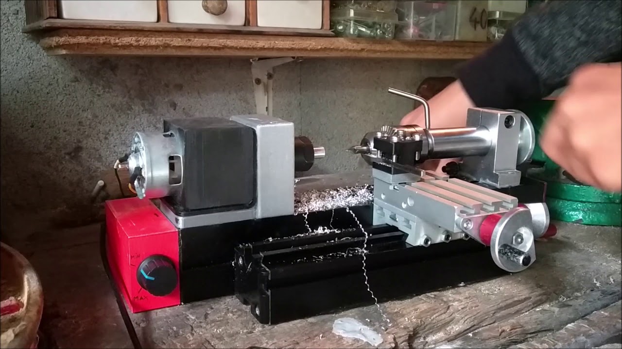 Cr&eacute;ation d'un mini tour &agrave; m&eacute;taux (Creation of a mini metal lathe)