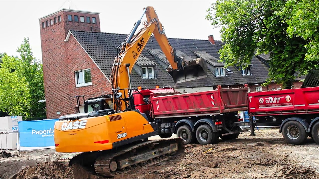 Case CX210D am Rathaus Papenburg / Excavator Case CX210D