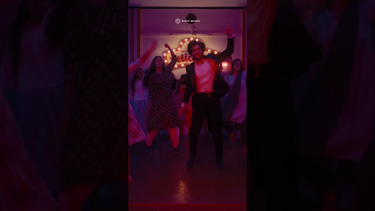 Naslen's Moves ❤️&zwj;🔥| Malayalam Party Song | Apna Friday Aayega Video Song | Mollywood Times