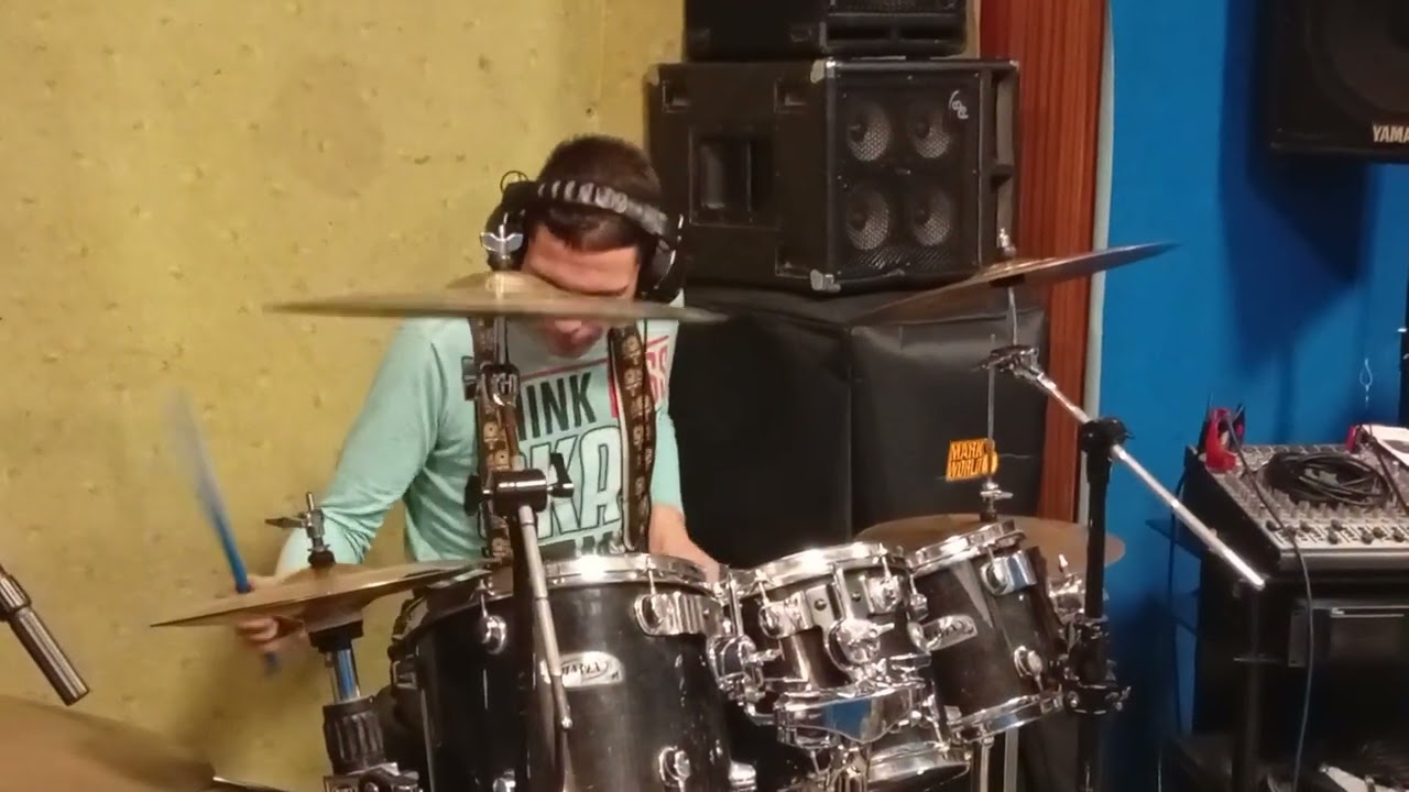 Skôr či neskôr barová slečna 