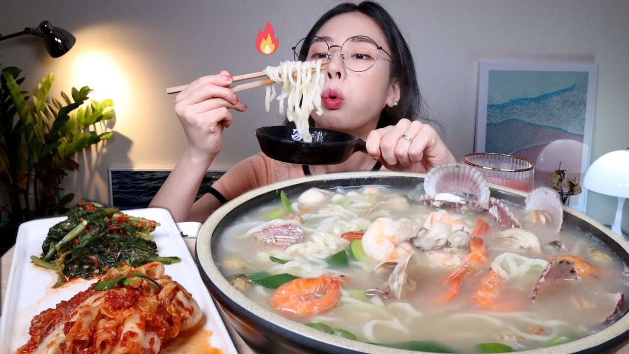 🔥뜨끈 뜨끈 해물 잔뜩 때려넣은 시원~한 해물 칼국수🔥 Seafood kalguksu (noodles) MUKBANG EATING SHOW#해물칼국수맛있게먹는법