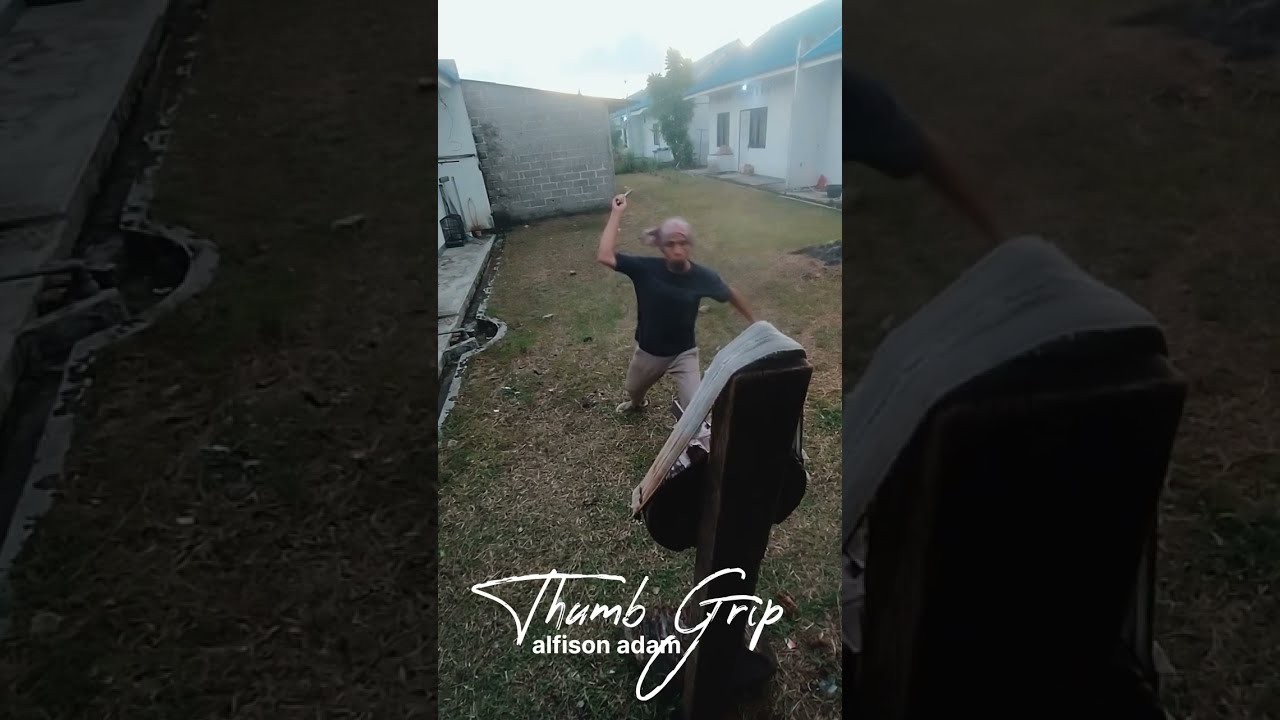 THUMB GRIP THROWING KNIVESS 