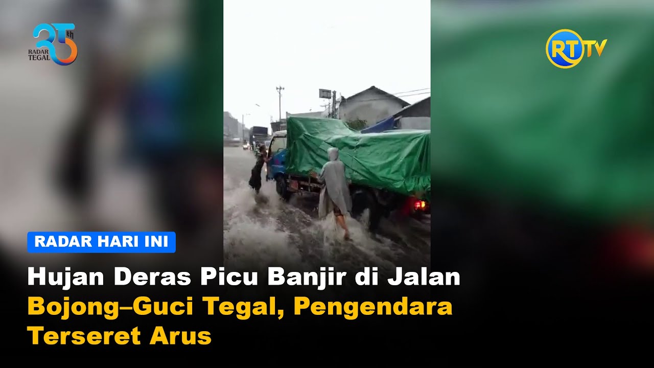 Hujan Deras Picu Banjir di Jalan Bojong&ndash;Guci Tegal, Pengendara Terseret Arus