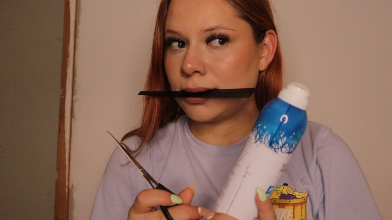 ASMR - ANTIPATICA te estiliza el cabello