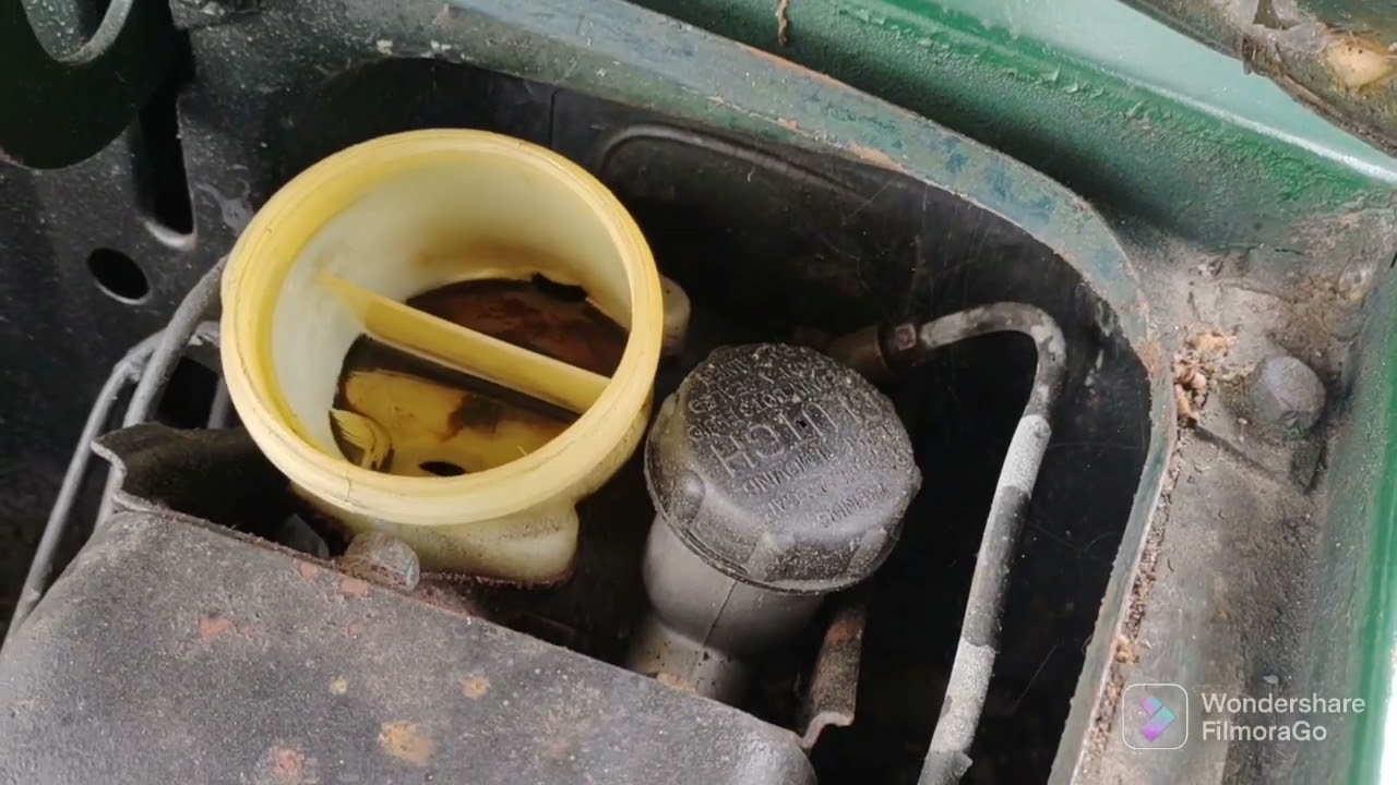 1972 MGB had brakes, now no brakes - let's explore