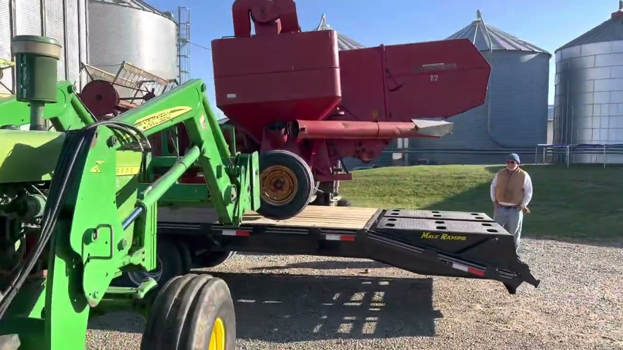 John Deere 42 Combine and IH 82 Combine