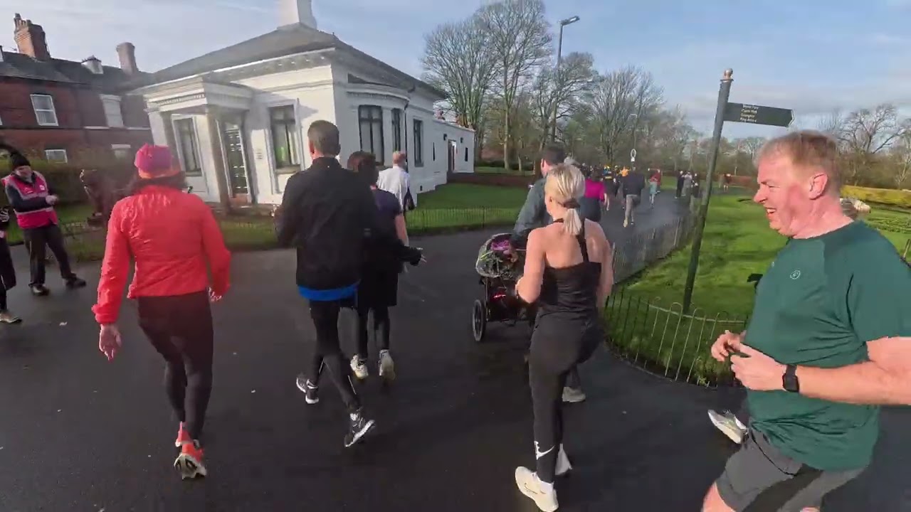 St Helens parkrun pacing 35, helping Lexi-Rose Owen 💪😇🙏🏴󠁧󠁢󠁥󠁮󠁧󠁿 