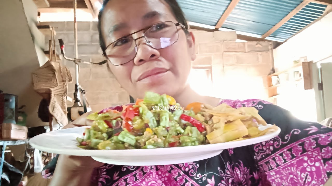 คุยไป กินไป เล่าความหลังกันดีไหม ไอเดียอาชีพทำกิน กำลังถ่ายทอดสด!
