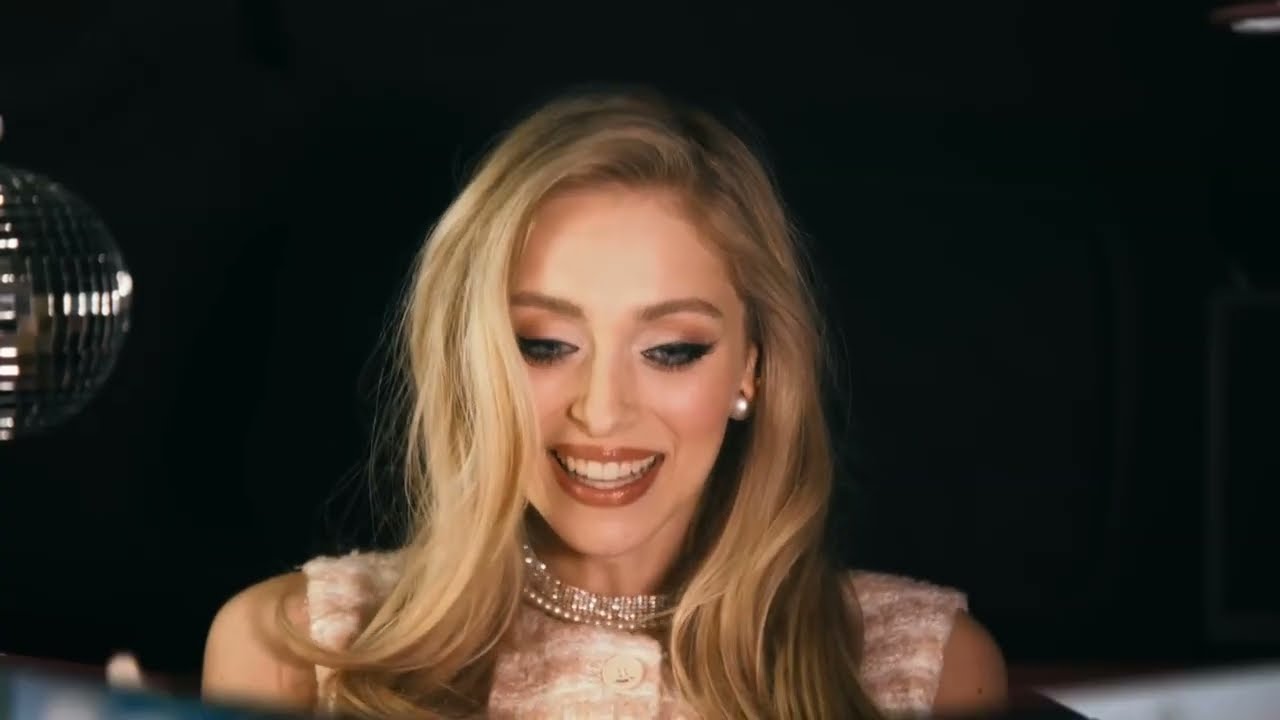 Camille Oostende (Officiële Voice Over Parodie)