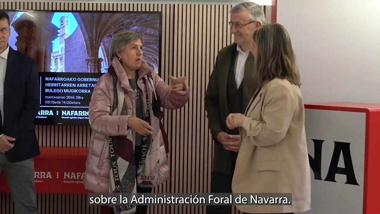 Instalación oficina móvil de atención de Gobierno de Navarra en Fitero